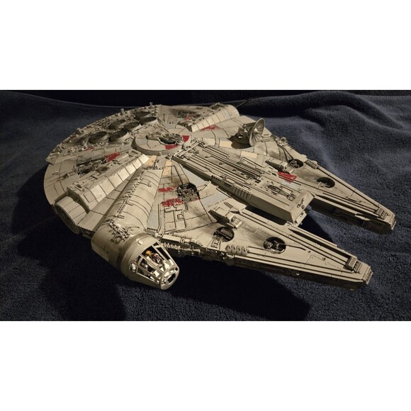 STAR WARS Millennium Falcon 1/72 scale Plastic Model Fine Molds, With LE… - Picture 10 of 16